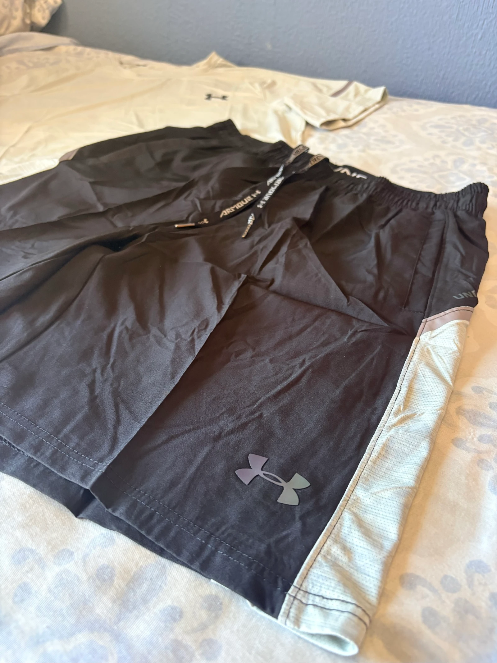 Under Armour – photo 2